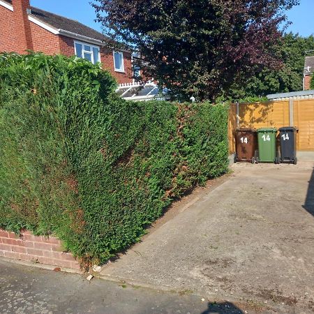 Lovely 3 Bedroom House Parking Garden Leominster Exterior foto