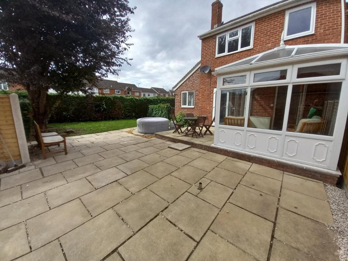 Lovely 3 Bedroom House Parking Garden Leominster Exterior foto