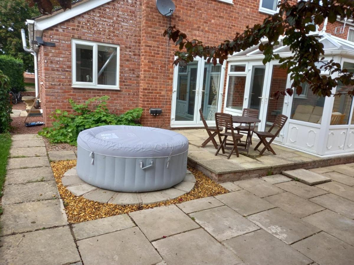 Lovely 3 Bedroom House Parking Garden Leominster Exterior foto