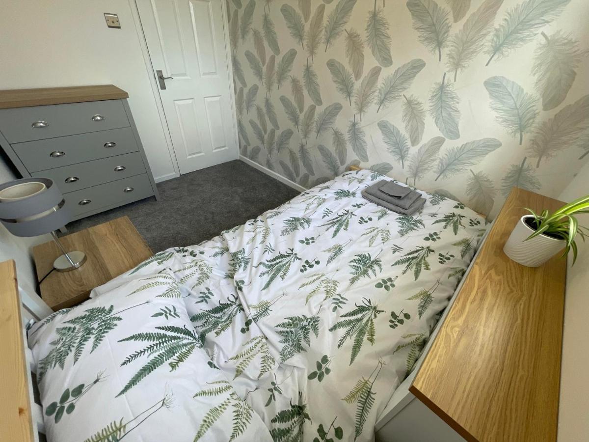 Lovely 3 Bedroom House Parking Garden Leominster Exterior foto