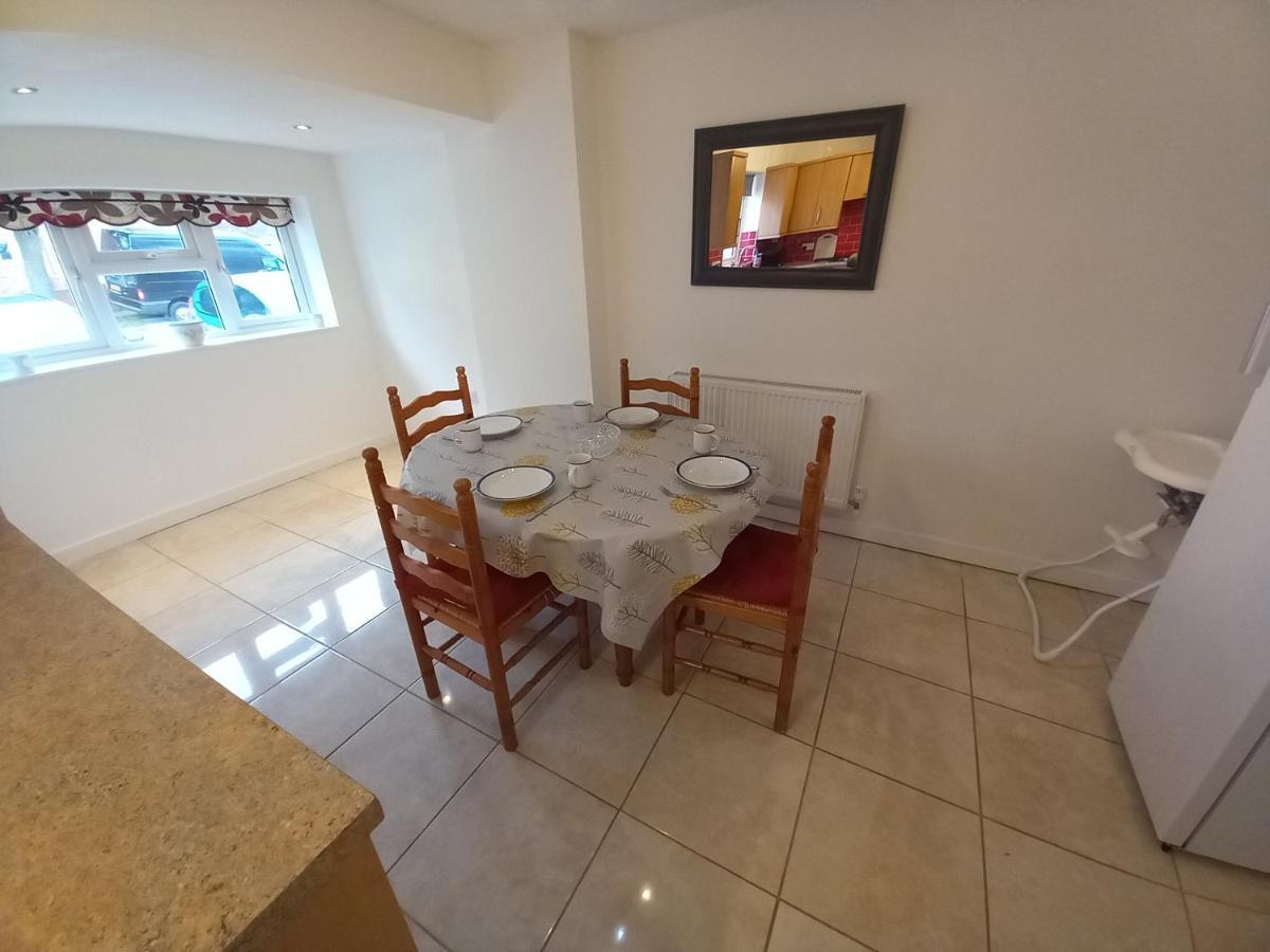 Lovely 3 Bedroom House Parking Garden Leominster Exterior foto